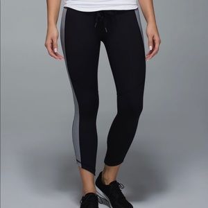 Lululemon Retreat 7/8, Black/Heathered Slate
